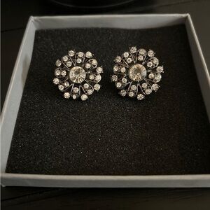 Elegant Silver tone  Crystal Stud Earrings fashion jewelry